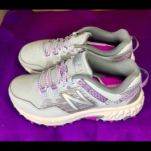 New Balance Women's 410 V6 Trail Shoes Size 5 New